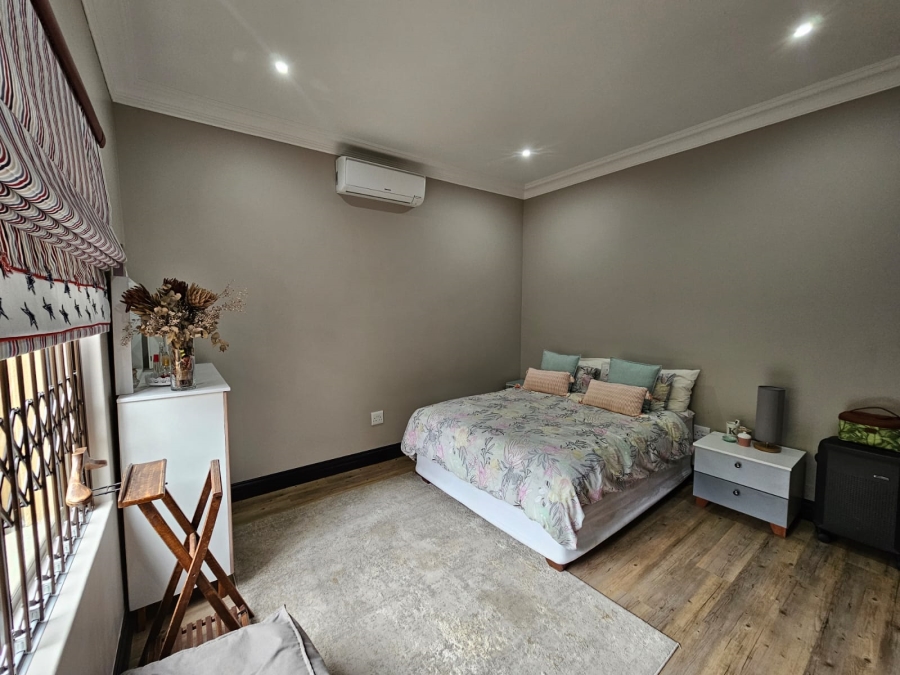 5 Bedroom Property for Sale in Jim Fouchepark Free State